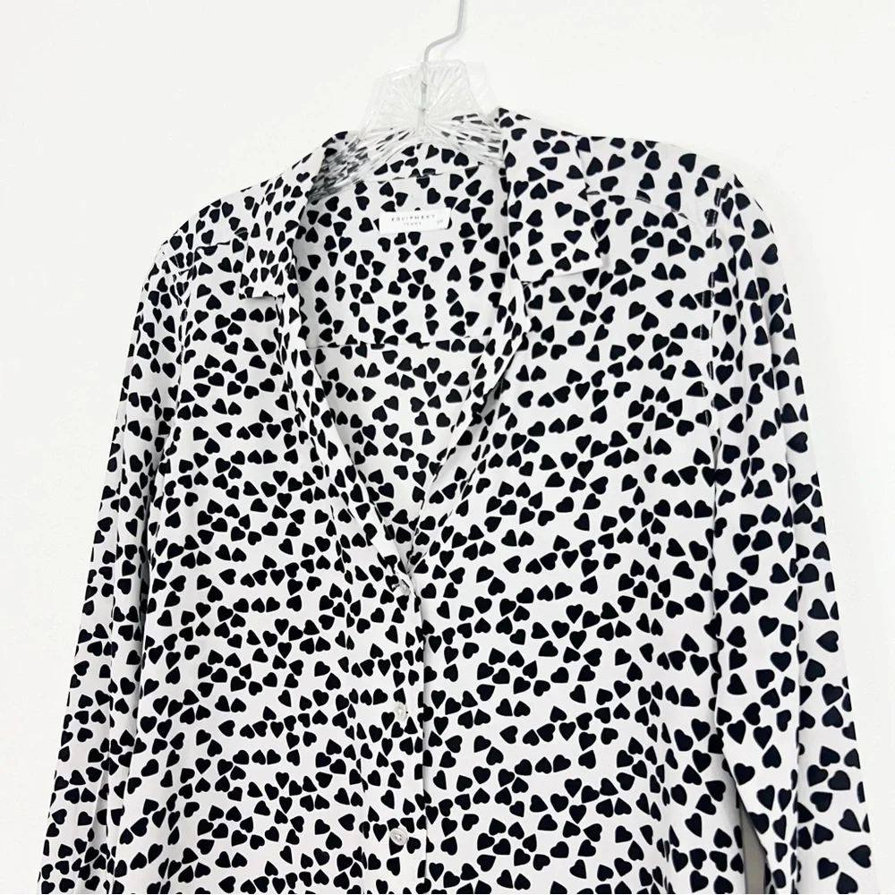 Equipment Silk Adalyn Black and White Heart Print Buttondown Blouse Size Small